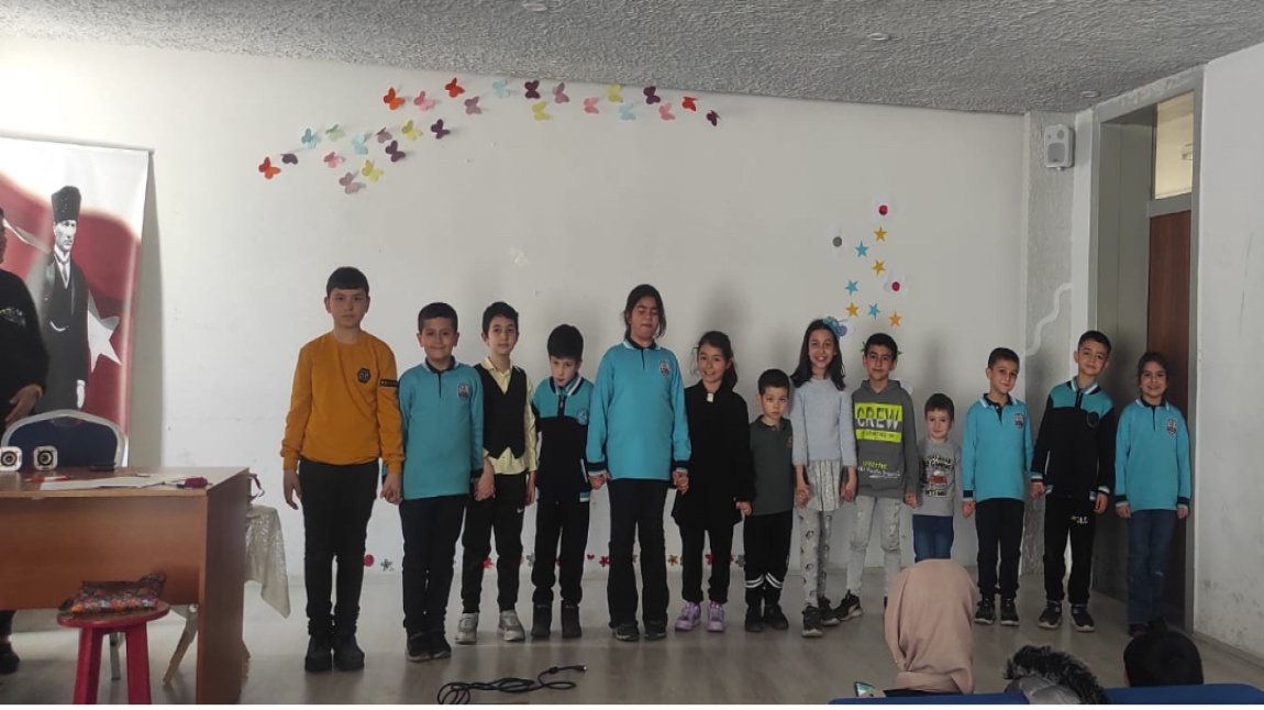 Okulumuz Rehber Öğretmeni Şelale Sultan Kartal tarafından yapılan Anne Çocuk Verimli Zaman projesinin 4.Haftasinda Anneler  çocuklari ile beraber birbirinden güzel  drama gösterileri  yaptilar